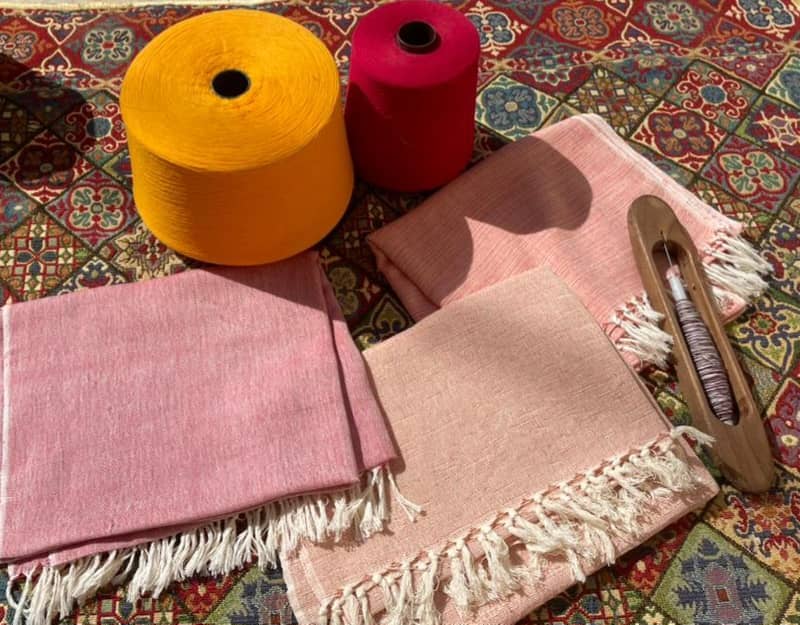 شال و لباس نخی ساده رنگی از تولید کننده