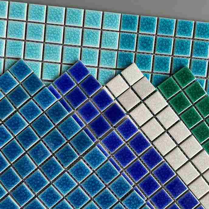 تصویر 3 از کاشی استخری شیشه ای با درخشندگی خیره کننده و کیفیت ممتاز برای استخرهای مدرن