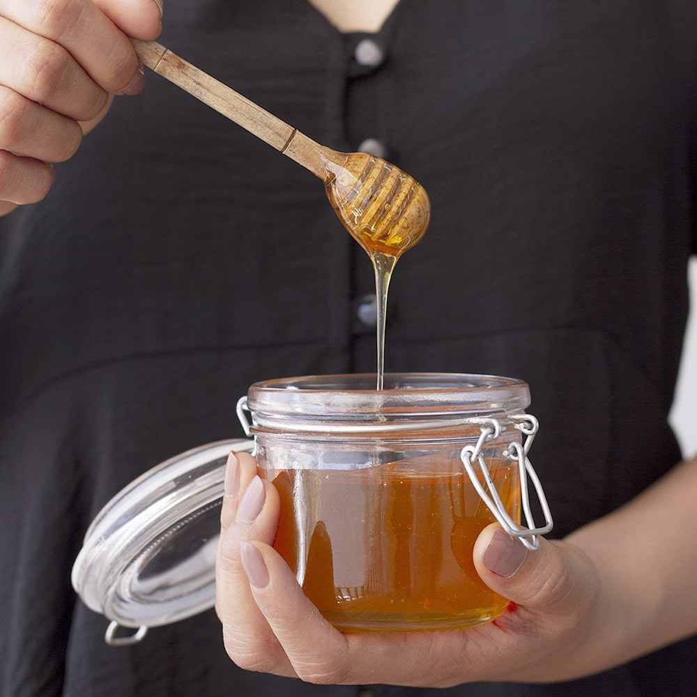 تصویر 4 از عسل کوهی طبیعی تهیه شده از شهد گل های طبیعی با عطر دلنشین و کیفیت تضمین شده