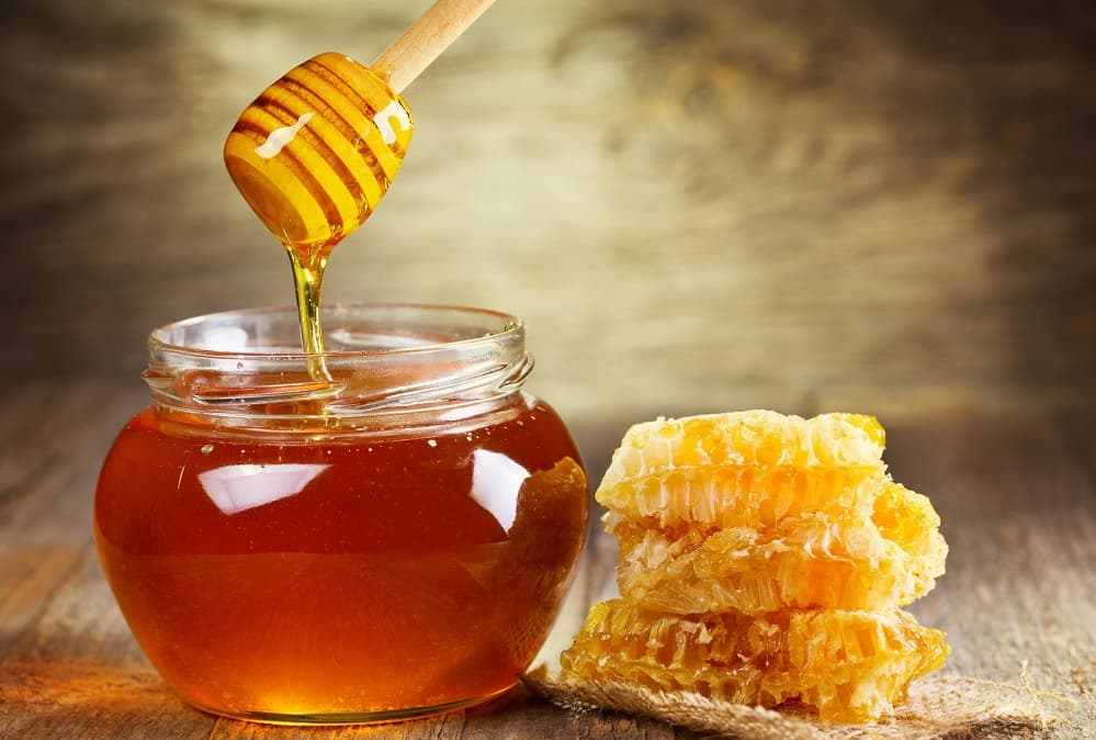 عسل کوهی طبیعی تهیه شده از شهد گل های طبیعی با عطر دلنشین و کیفیت تضمین شده
