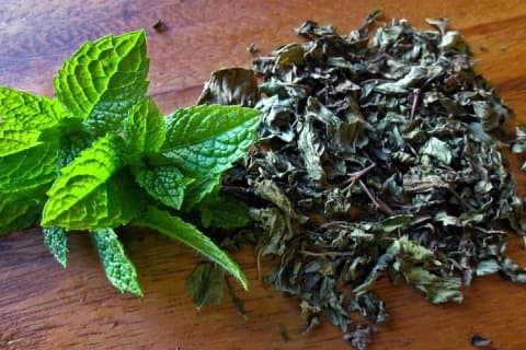 تصویر 3 از نعناع فلفلی خشک شده ارگانیک با عطر دلنشین و طعم عالی