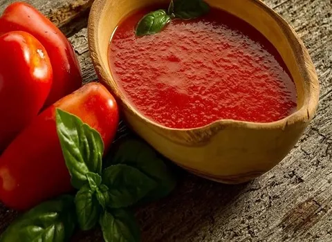 تصویر 1 از رب گوجه‌فرنگی سحر سفیر طعم اصیل ایرانی در بازارهای بین‌المللی و فروش گسترده