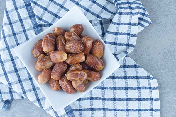 تصویر 1 از خرما رطب شیرین تهیه شده به روش سنتی و بدون مواد افزودنی انتخاب طبیعی و تازه