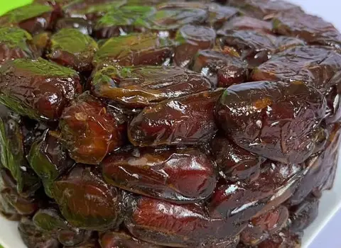 خرما قشقایی درجه یک سرشار از قند طبیعی مفید جهت تامین انرژی انتخابی سالم و مقوی