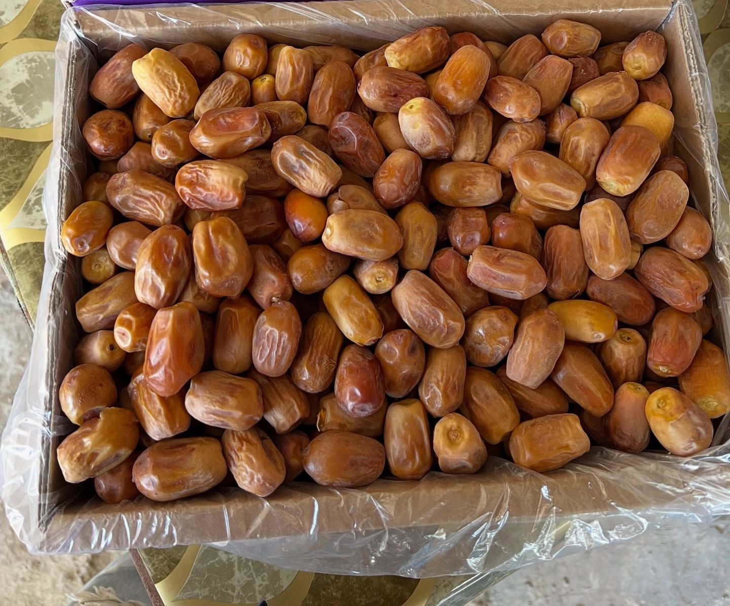 خرید عمده خرما زاهدی با قیمت روز