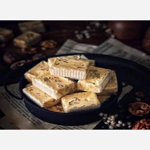 شیرینی نوقا اردبیل شیرینی محبوب مناسب پذیرایی و هدیه