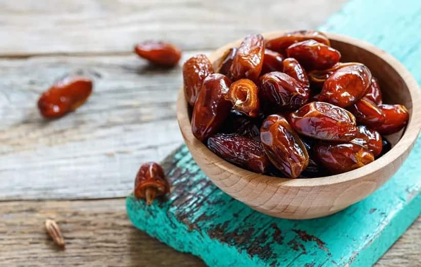خرما مضافتی شیره دار تازه با ظاهر براق و طعم متفاوت