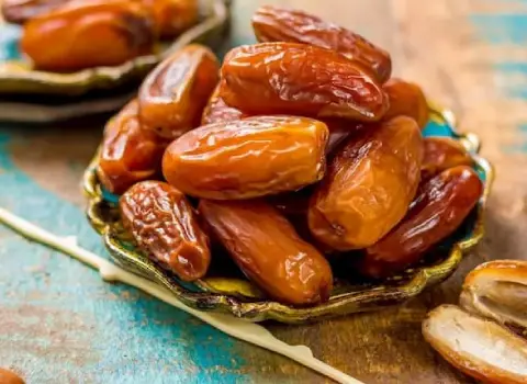 تصویر 3 از خرما مضافتی زرد تازه برای دوستداران خرمای سنتی