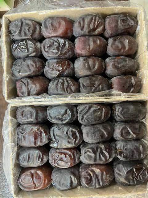 تصویر 3 از خرما مضافتی مشکین 600 گرمی مناسب پذیرایی و میان وعده