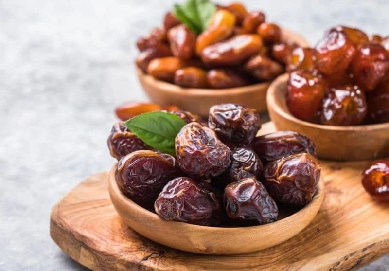 تصویر 2 از خرما مضافتی یک کیلویی با بافت نرم و شیرینی متعادل