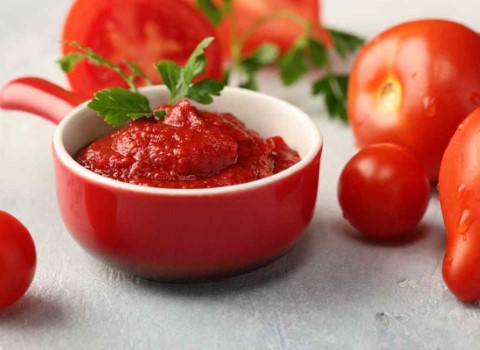 رب گوجه فرنگی محلی غلیظ و خوش طعم تهیه شده طبیعی