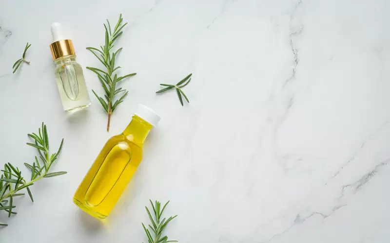 تصویر 2 از روغن رزماری تجربه متفاوت مراقبت سنتی با رایحه دلنشین