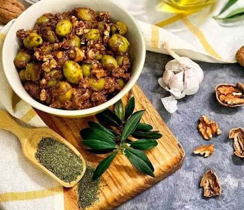 تصویر 3 از زیتون پرورده سطلی تازه با ترکیبات طبیعی و اصیل
