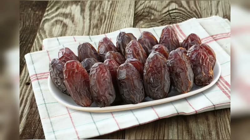 خرما زاهدی تازه با طعم شیرین و طبیعی