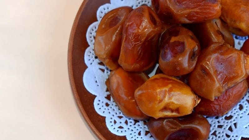 تصویر 3 از خرما زاهدی تازه با طعم شیرین و طبیعی