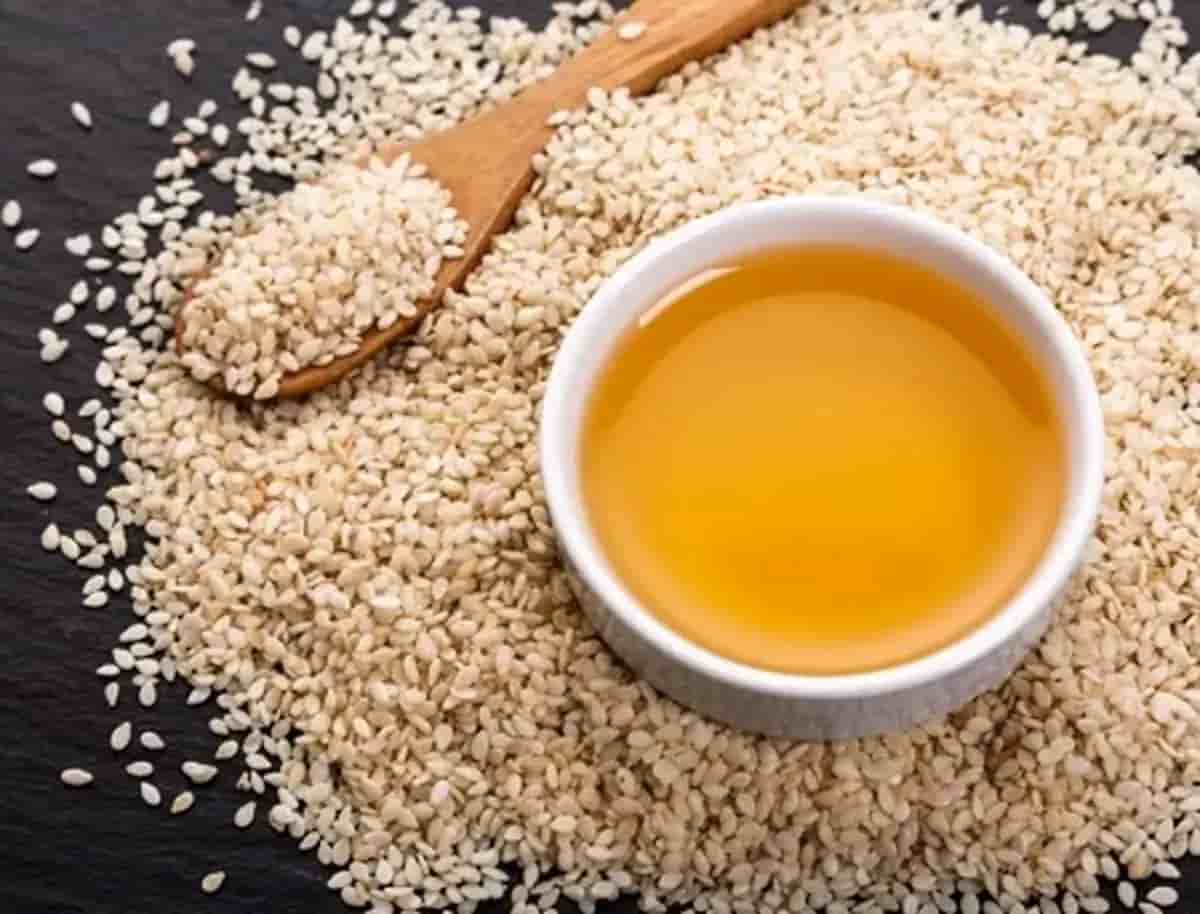 تصویر 1 از روغن کنجد ماساژ مناسب مراقبت از پوست با بافت نرم و سبک