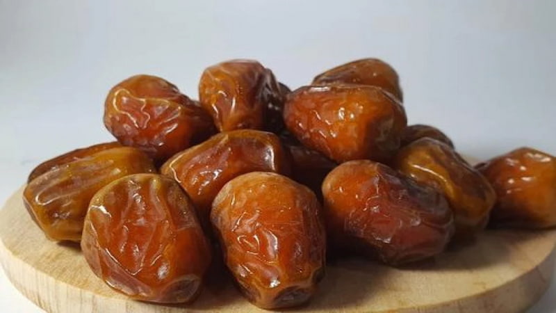تصویر 3 از خرما زاهدی عسلی برداشت شده از نخلستان های برتر