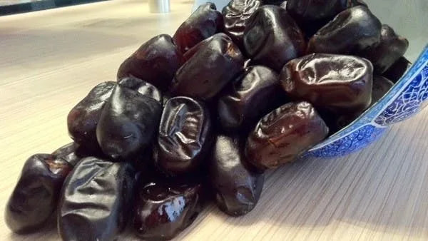 تصویر 2 از خرما مضافتی عالی با بافت نرم و طعم شیرین طبیعی