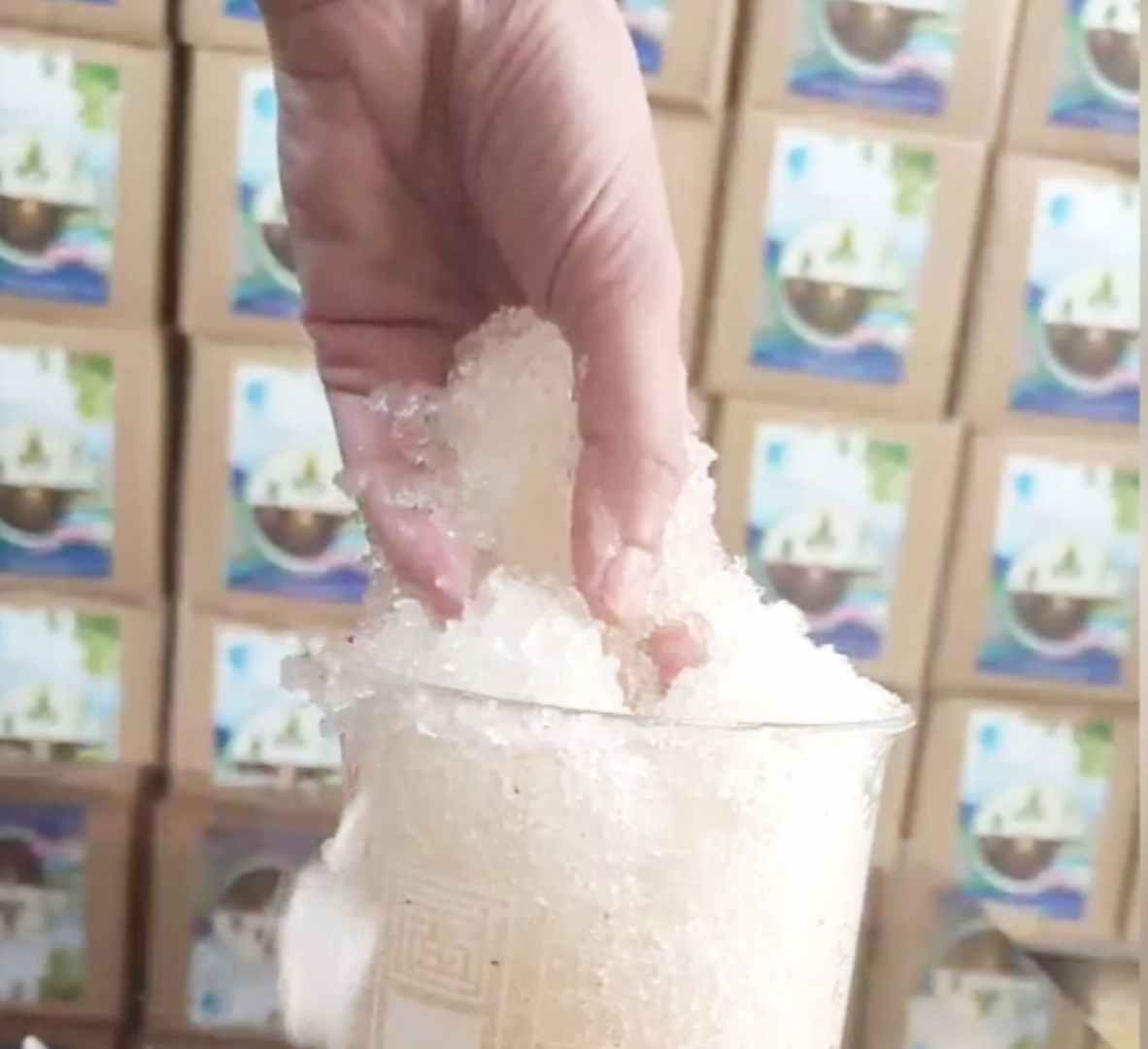 تصویر 2 از فروش مستقیم هیدروژل نگهدارنده رطوبت خاک با کیفیت عالی بسته ۴ کیلویی
