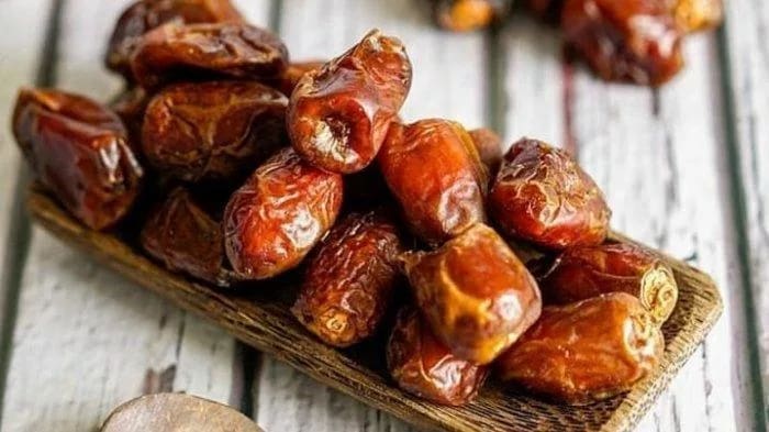 خرما زاهدی تر مناسب مصرف مستقیم و عرضه در فروشگاه های خشکبار