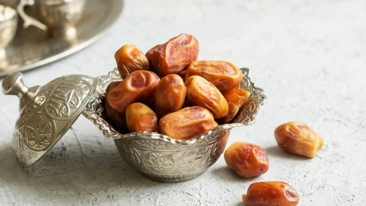 تصویر 2 از خرما زاهدی مروارید انتخابی مناسب برای مراکز بسته بندی و صنایع غذایی
