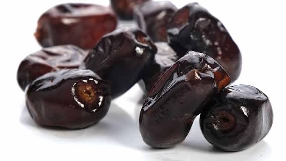 تصویر 3 از خرما مضافتی ستاره سیاه با کیفیت ممتاز و ظاهر چشم نواز