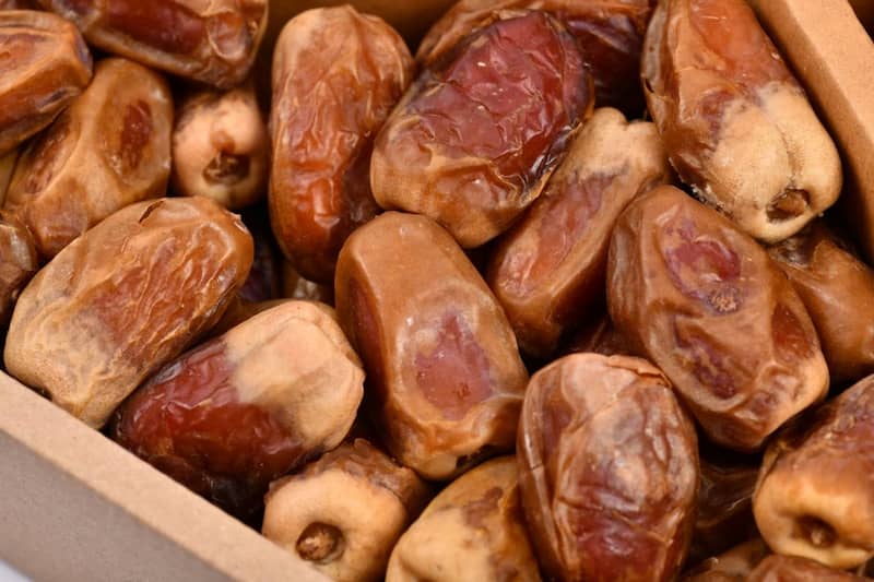 خرما زاهدی نرم انتخابی مناسب برای فروشگاه های خشکبار و صنایع غذایی