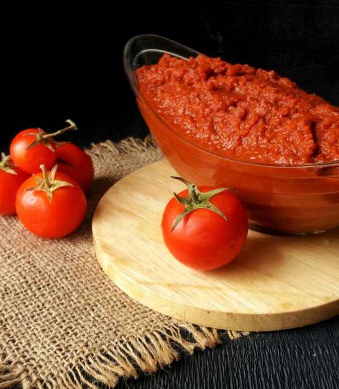 رب گوجه فرنگی گیلانی تهیه شده از گوجه تازه
