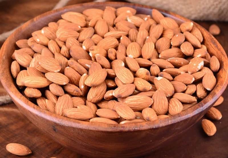 تصویر 3 از بادام مامایی اصفهان با مغز درشت و کیفیت تضمینی