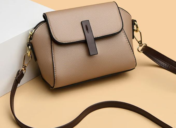 تصویر 2 از کیف چرم زنانه دوشی با طراحی شیک و ماندگار