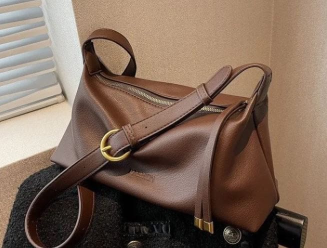 کیف چرم دخترانه بزرگ با طراحی جادار و شیک