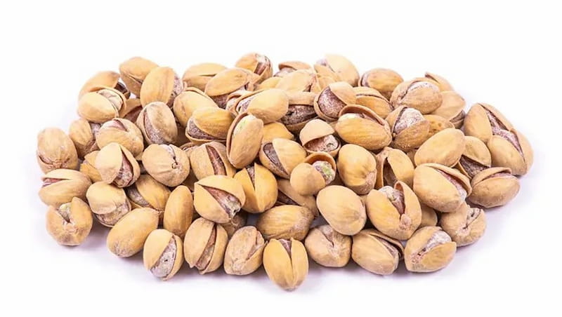 پسته اکبری نمکی با طعم دلپذیر و کیفیت عالی