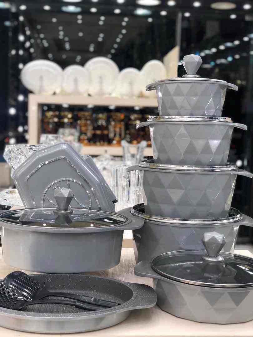 تصویر 2 از قابلمه چدن گرانیت با پوشش مقاوم و پخت یکنواخت