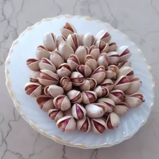 پسته کله قوچی خندان با مغز درشت و خوش طعم