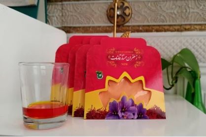 تصویر 4 از پودر زعفران قائنات خالص با عطر بی نظیر برای چاشنی غذاهای ایرانی
