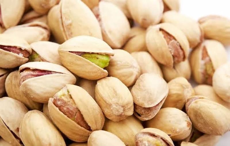 پسته احمدآقایی شور با مغزدرشت و خوش طعم