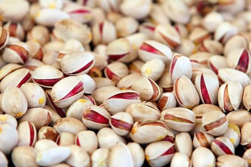 پسته احمد آقایی لب ماتیکی مناسب برای پذیرایی و صادرات