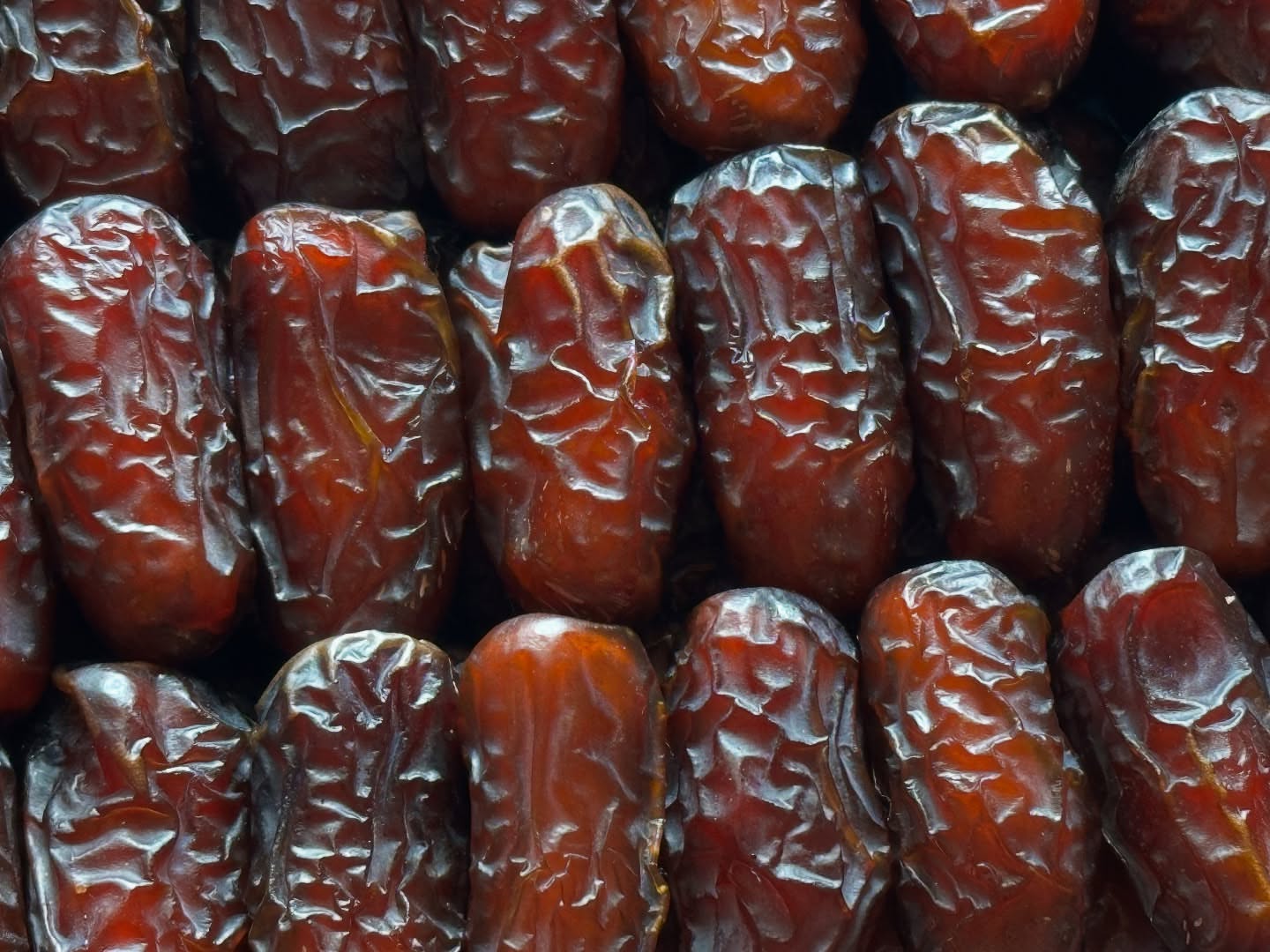 تصویر 3 از خرما پیارم سورت شده درجه یک حاجی آباد