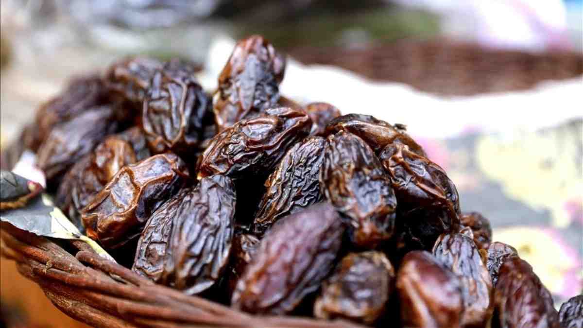 خرما خاصویی آجیلی با دانه های خوش رنگ و بازارپسند