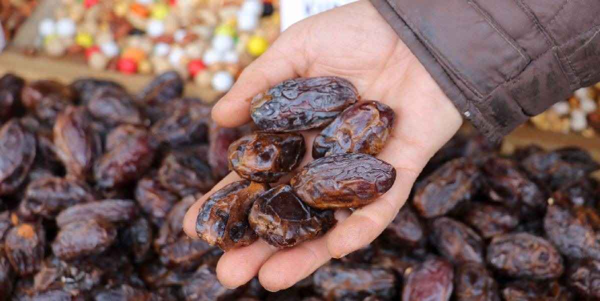 تصویر 3 از خرما خاصویی آجیلی با دانه های خوش رنگ و بازارپسند