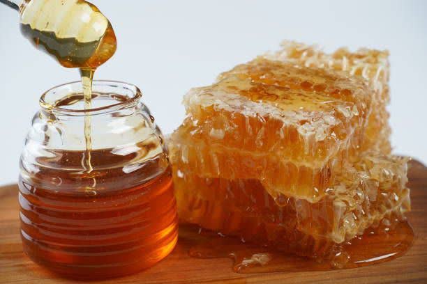 عسل سبلان با موم با طعم اصیل کوهستانی