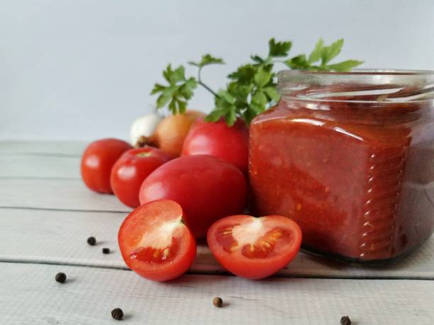 تصویر 3 از رب گوجه فرنگی سحر محصولی کاربردی برای انواع خورشت، سس و خوراک