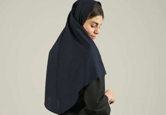 تصویر 4 از مقنعه کرپ حریر با کیفیت ممتاز و ایستایی اصولی برای محیط‌های رسمی