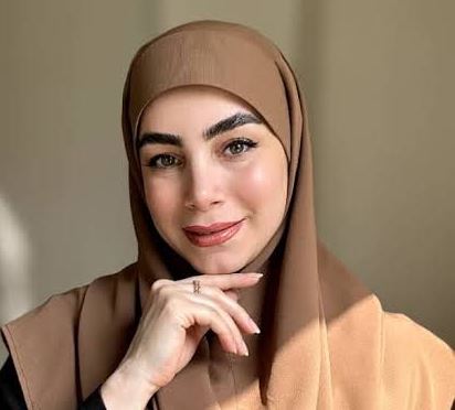 تصویر 1 از مقنعه نخی نسکافه‌ای با کیفیت ممتاز و راحتی مختص محیط‌های رسمی