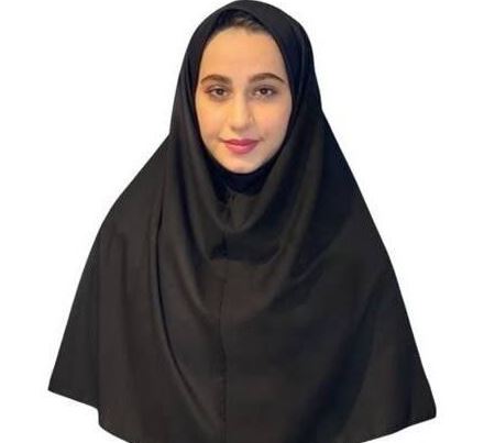تصویر 1 از مقنعه نخی مشکی با دوخت حرفه‌ای و فرم مناسب استفاده طولانی‌مدت