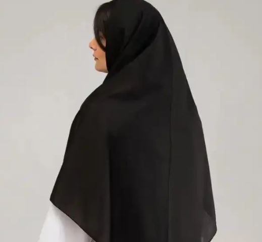 تصویر 1 از مقنعه نخی بلند با پارچه طبیعی و حس راحتی در استفاده مداوم