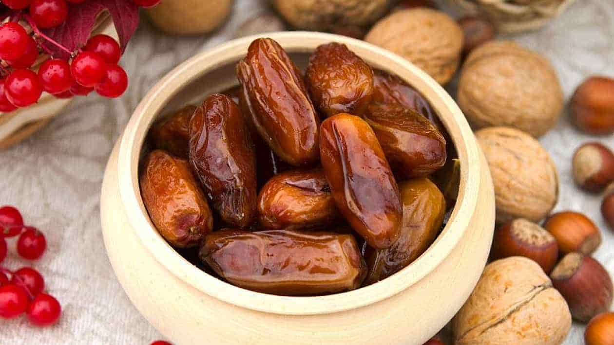 خرما زاهدی فراشبند با طعم طبیعی و کیفیت منطقه ای