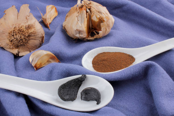 تصویر 3 از پودر سیر سیاه با رایحه ملایم و کاربرد گسترده در آشپزی