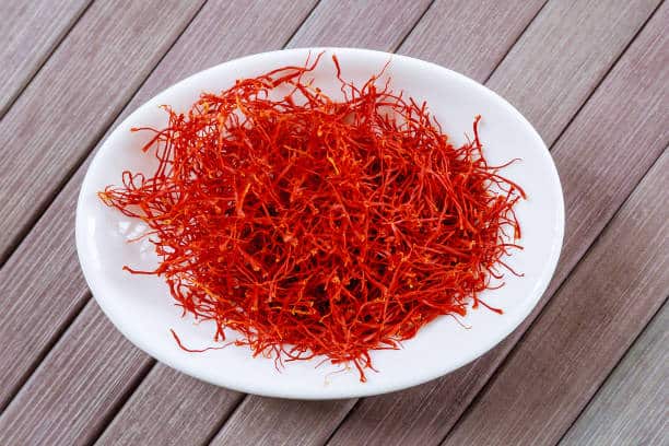 تصویر 2 از زعفران پوشال معمولی با عطر دل‌ انگیز و رنگ طبیعی