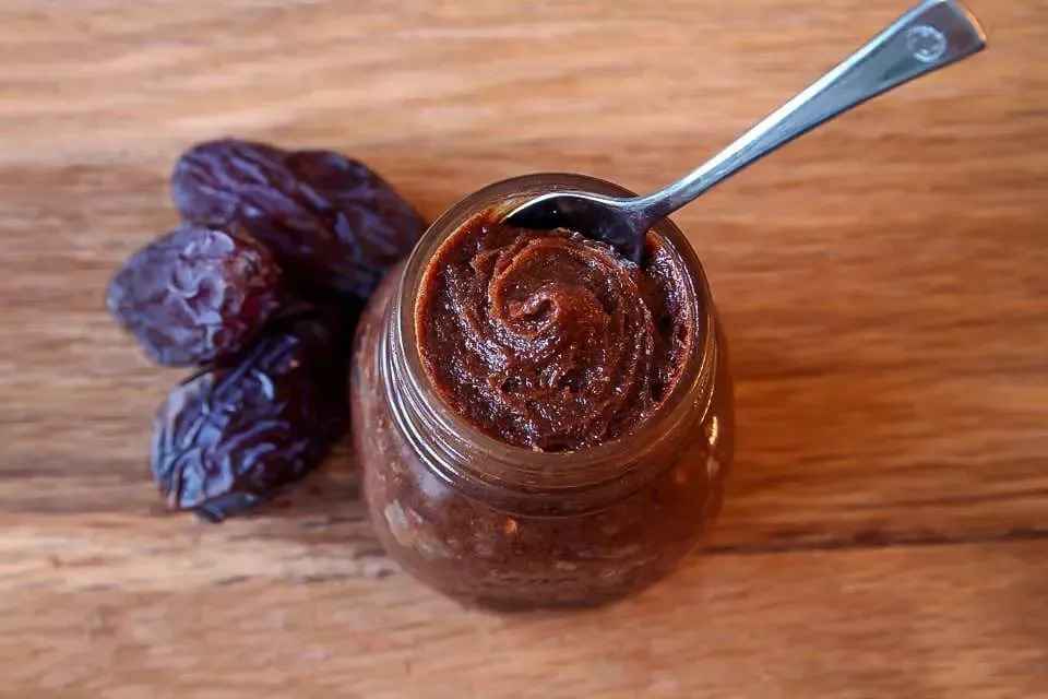 خمیر خرما عمده از خرما های تازه و مرغوب
